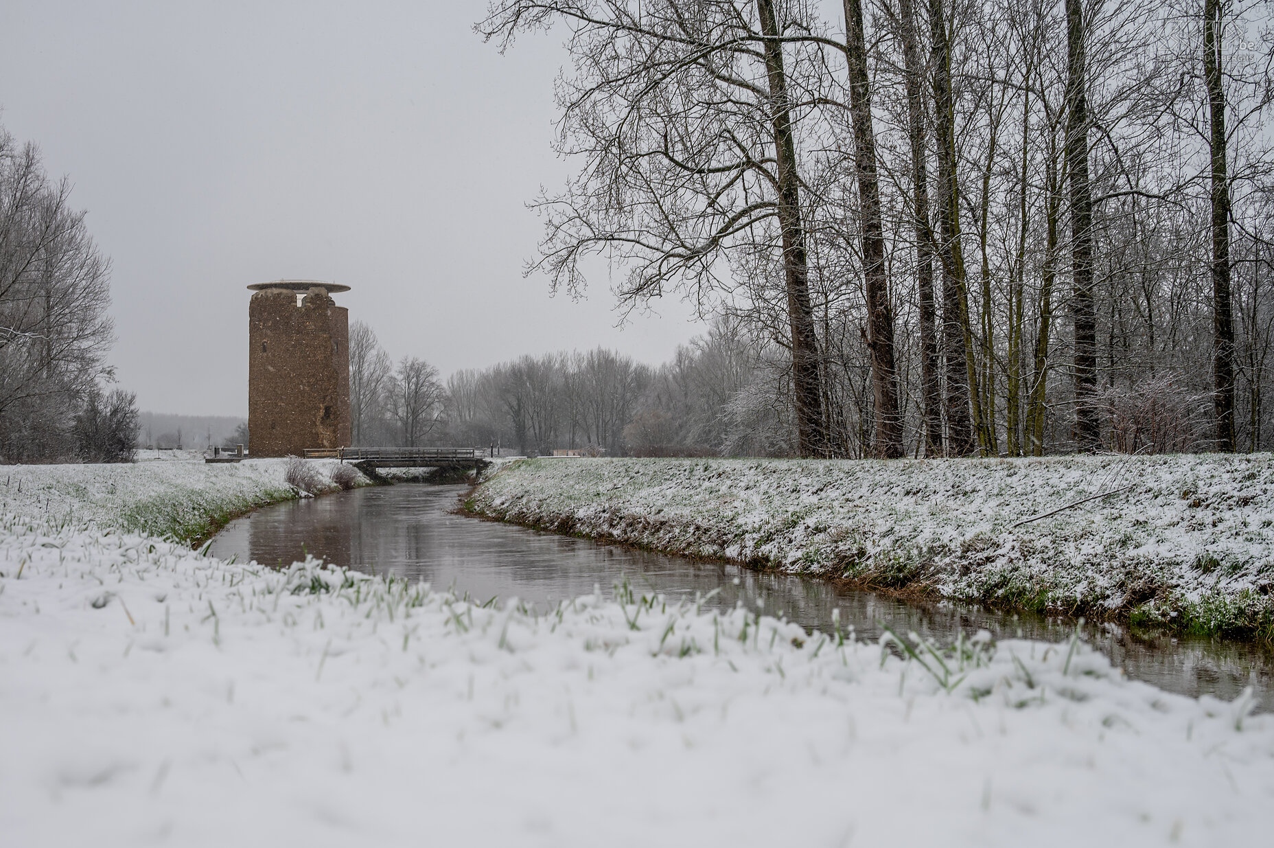 Scherpenheuvel-Zichem - Maiden Tower in Zichem in the snow  Stefan Cruysberghs